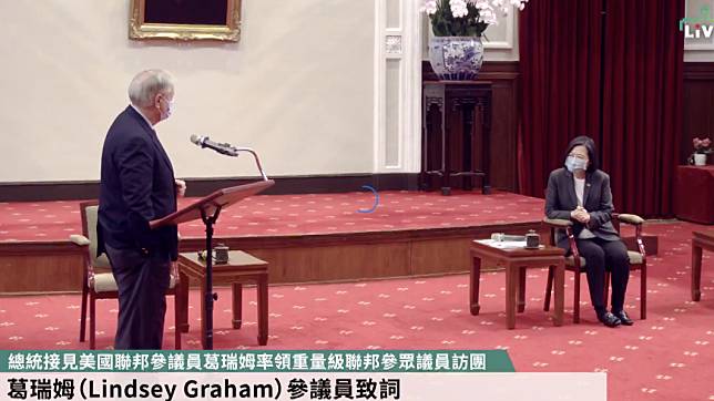 總統蔡英文15日接見美國聯邦參議員葛瑞姆。（圖／翻攝蔡英文臉書）