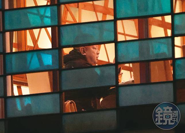 宣昶有已經在餐廳包廂內等候。