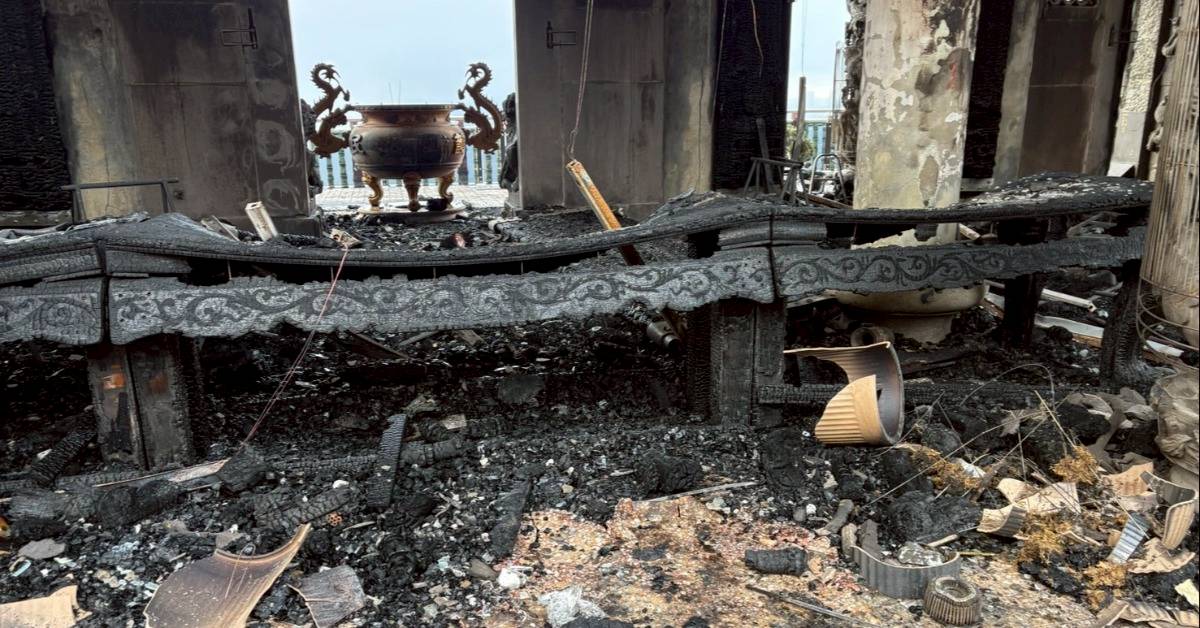 [分享] 碧山巖暗夜惡火