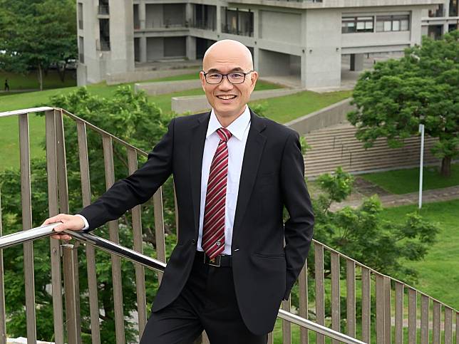 台東大學校長鄭憲宗，累積八十八篇高質量論文發表，其學術生產力全球排名名列前茅。（記者鄭錦晴翻攝）