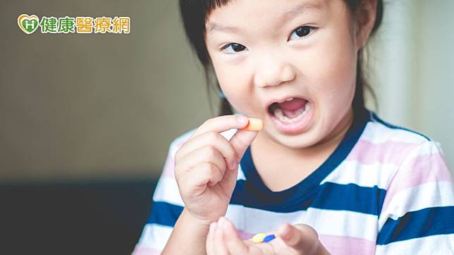 兒童使用藥物時，應謹記食藥署建議的「五要五不」。