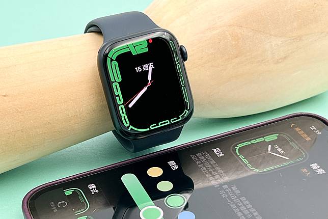 錶面更大、具血氧濃度偵測的Apple Watch Series 7開箱評測動手玩