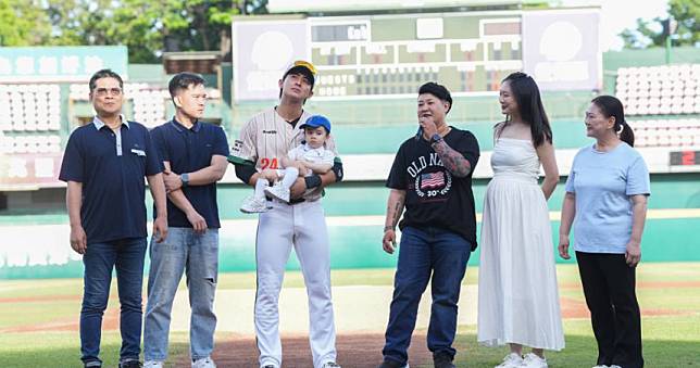 12強／陳傑憲冠軍獻給天上父母！親姊曝「他是爸媽驕傲」　他曾靠這段話陪母擊敗病魔