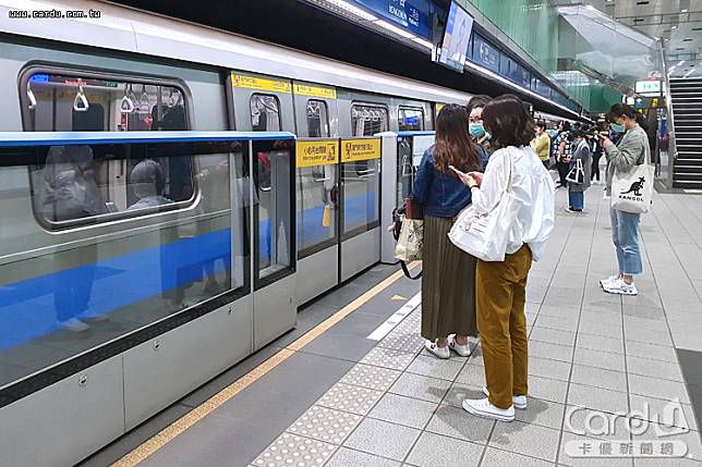 台北捷運假日平均日運量大幅下降3成6，自4/11起假日4條路線將進行彈性調整班距(圖/卡優新聞網)