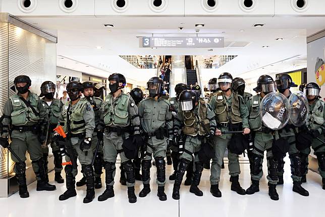 Riot police at New Town Plaza in Sha Tin in November last year. Photo: Jonathan Wong