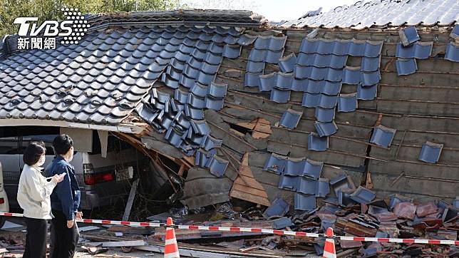 福島縣一處民宅遭震毀。（圖／達志影像美聯社）