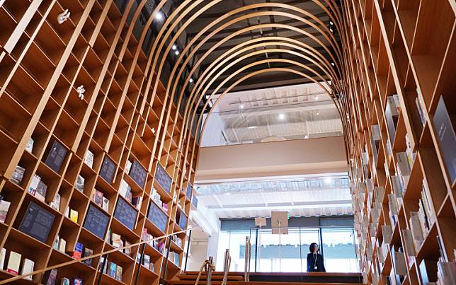 東京文青景點散策1／走進小說家筆下的世界　朝聖村上春樹圖書館、傳奇爵士咖啡吧