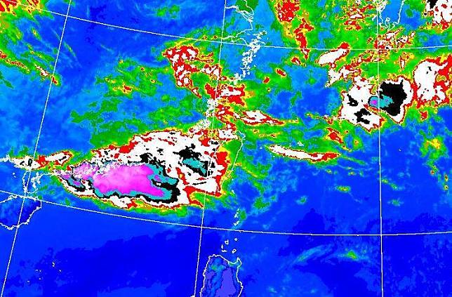 下半天隨著鋒面以及廣東到南海北部的水氣逐漸移入，對流發展的狀況將會越來越明顯。(圖擷自中央氣象署)