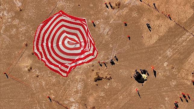 China successfully retrieved its first reusable and returnable test satellite, Shijian-19, at the Dongfeng landing site in north China's Inner Mongolia Autonomous Region at 10:39 a.m. (Beijing Time), Oct. 11, 2024, said the China National Space Administration (CNSA). (Photo by Wang Heng/Xinhua)