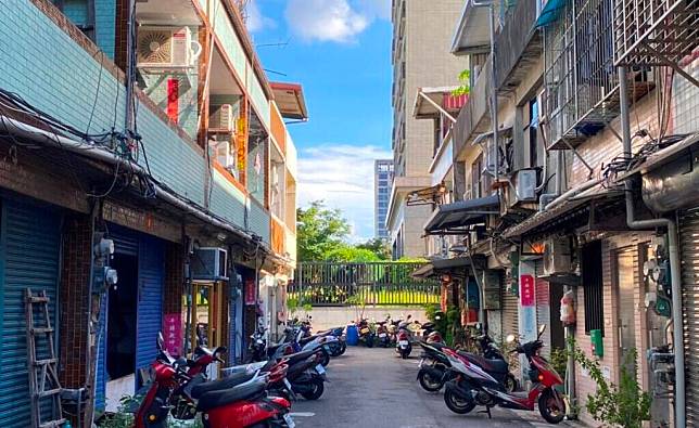 好的無尾巷應該是巷距寬寬、巷深淺，巷底天空沒有遮蔽，氣流沒有阻礙，圖為無尾巷透天。(圖片來源:樂屋網)