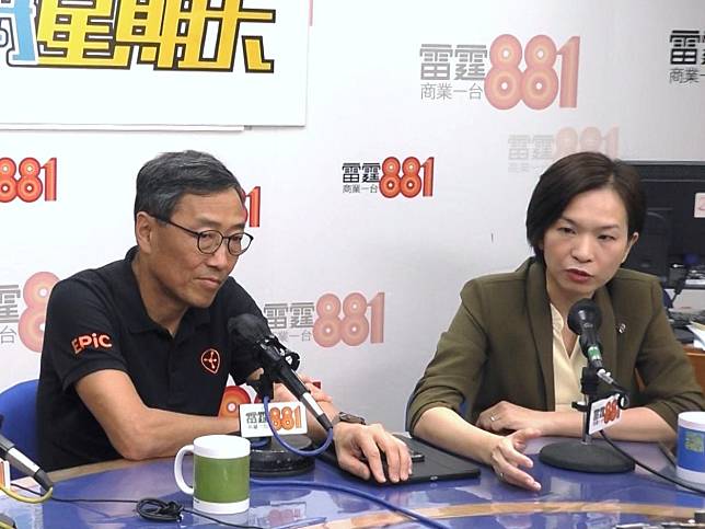 王秀麗(左)表示，無聽到來港的人才關注23條立法的議題。(節目截圖)