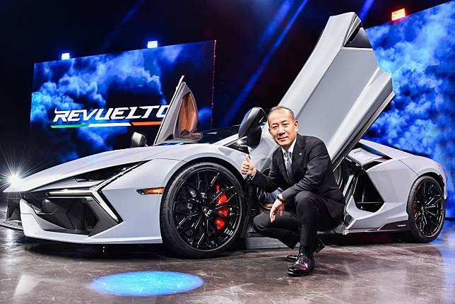日本普利司通台灣總經理石井聰人表示，高性能胎款Potenza Sport完美詮釋V12 HPEV Revuelto高超油電性能超跑。（日本普利司通提供）