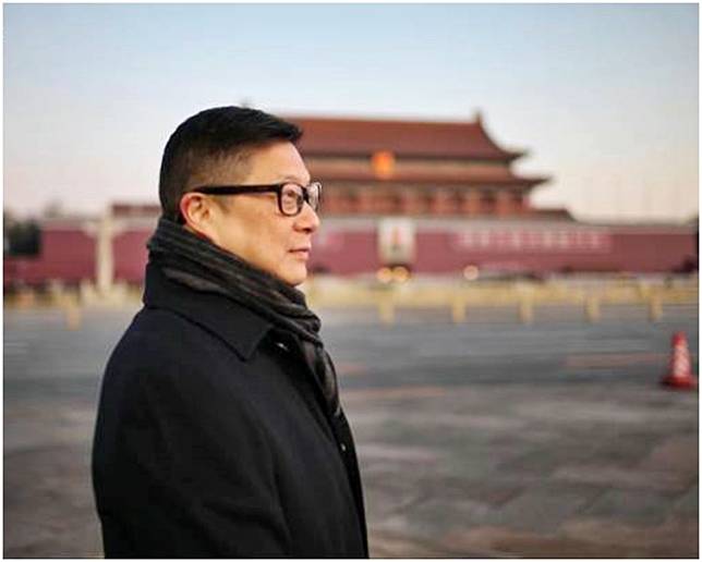 鄧炳強首次在北京近距離觀看升旗儀式。央視新聞圖片