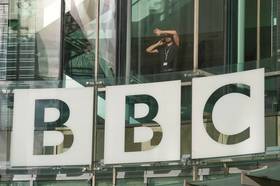 英國廣播公司（BBC）傳將大裁員，新聞部門大砍數百人，全公司預計減少2000個職缺。（圖／美聯社／達志影像）
