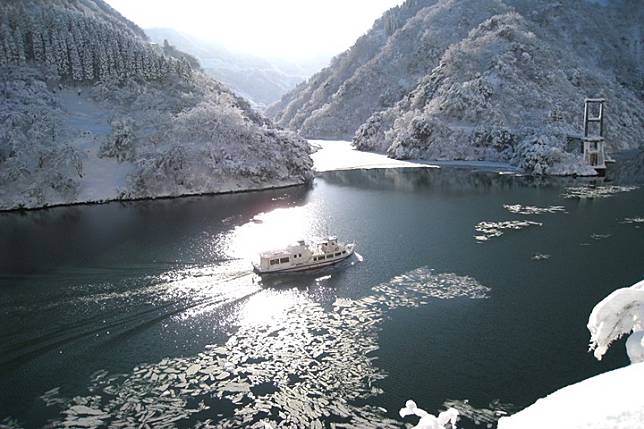 日本北陸冬日美食美景〜推礪波市的庄川峽&蕪菁壽司