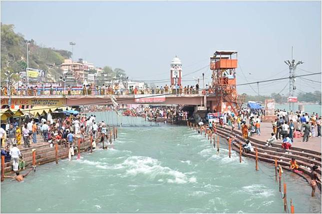 自印度宣布全國封鎖後，恆河因為人為汙染大減，水質已有明顯改善，甚至有科學家稱河水可以直接飲用。   圖：翻攝Ganga river臉書