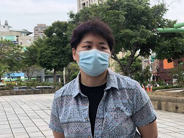 響應台北市政府醫護號召令，有15年護理師經驗的洪毓涵報名參加。(圖由讀者提供)