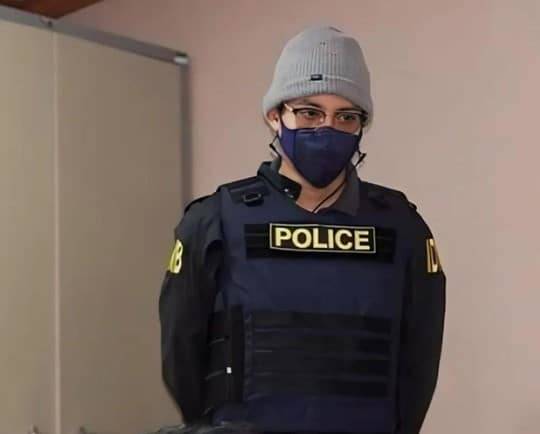 เปิดวาร์ปสายสืบหล่อ