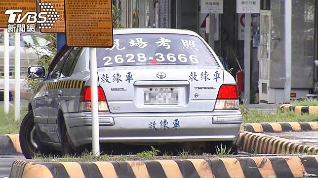 不少大學生會趁著暑假去駕訓班學開車。（示意圖／TVBS）