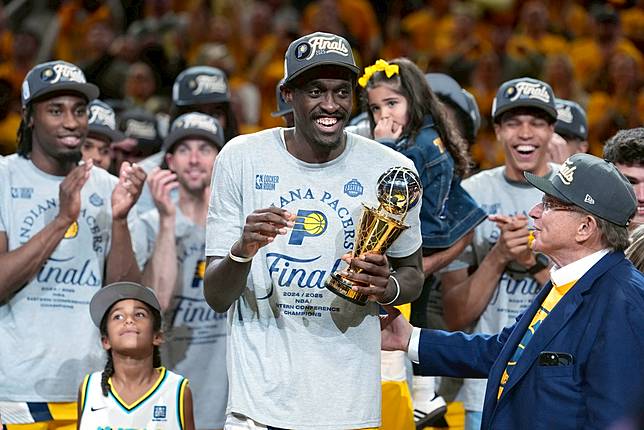 NBA季後賽》Siakam險勝奪東冠MVP Haliburton以為自己得獎有點糗…