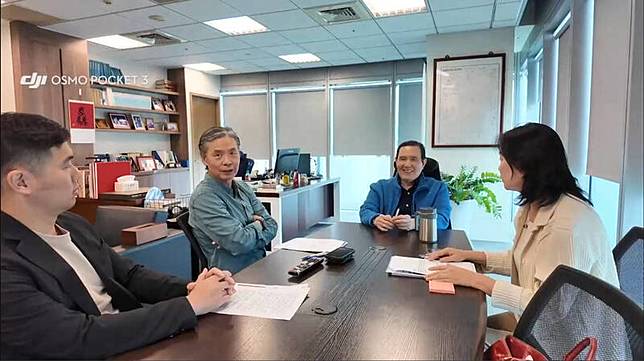 前總統馬英九的家人向法院聲請「輔助宣告」，外界對馬英九的健康狀況有諸多揣測。(馬英九辦公室提供)