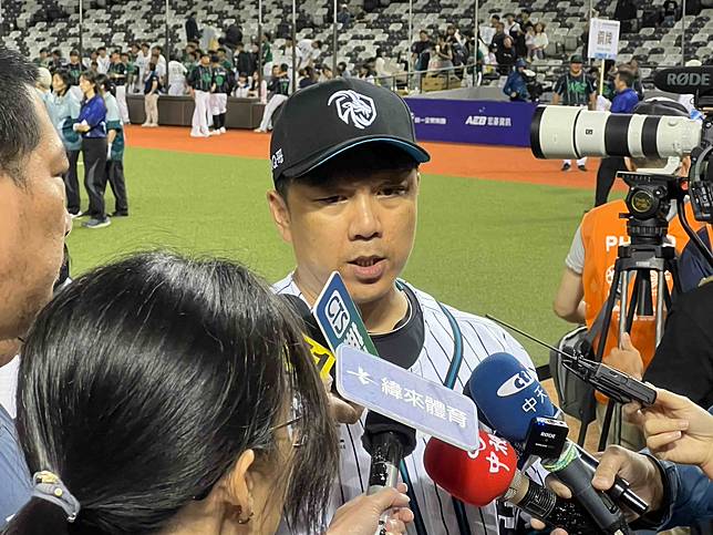 世壯運》金牌戰上演雙殺美技後「撐膝蓋」 「周董」對此做出神回覆