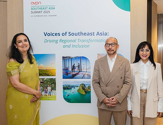 From left to right: Naina Subberwal Batra, CEO, AVPN; Muhamad Chatib Basri, Co-Chairman of The Pandemic Fund and former Minister of Finance of Indonesia; Dini Indrawati Septiani, Regional Director, Southeast Asia, AVPN