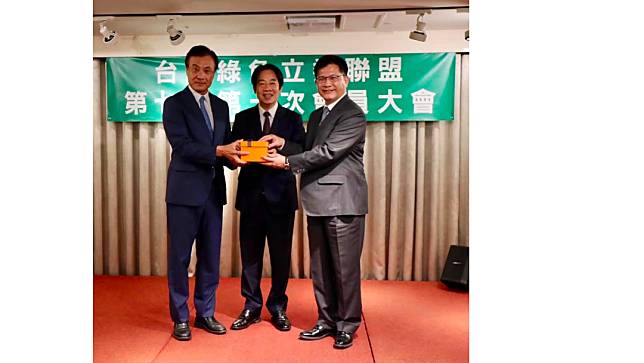 賴清德副總統監交下，林佳龍接任台灣綠色立委聯盟理事長。林佳龍臉書