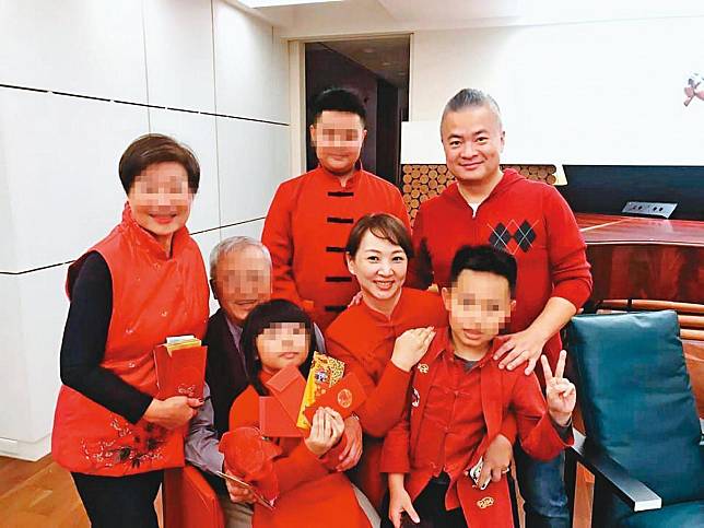 郁方2006年嫁給斐儷珠寶總經理陳昱羲，育有2子1女。（翻攝自好門媳婦的秘密生活郁小方臉書）
