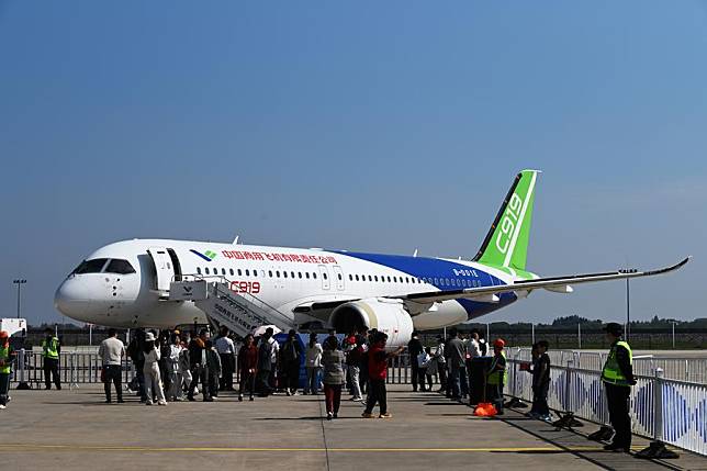 China's large passenger aircraft C919 is on display during the Nanchang Air Show in Nanchang, east China's Jiangxi Province, Nov. 2, 2024. (Xinhua/Sui Shangjun)