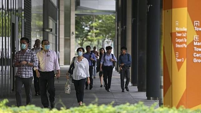 รัฐบาลสิงคโปร์ เปลี่ยนนโยบายสนับสนุนให้ประชาชนใช้หน้ากากอนามัยแบบผ้าเพื่อป้องกันโควิด-19