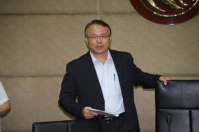 NCC前任委員蕭祈宏擔任二五電訊公司顧問，被控違反《公務員服務法》旋轉門條款，遭地檢署起訴。（資料照片／李智為攝）