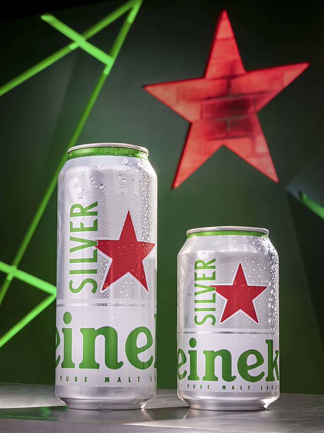 海尼根Silver星銀啤酒登台，330ml罐裝售價47元／500ml罐裝售價66元。（圖片提供/海尼根）