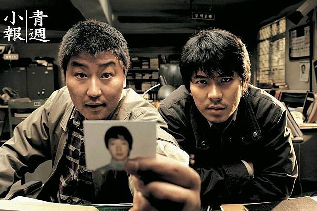 2003年，由韓國導演奉俊昊執導與編劇的《殺人回憶》改編自「華城連環殺人案」，本片被譽為韓國影史上最佳電影之一。（圖片翻攝自網路）