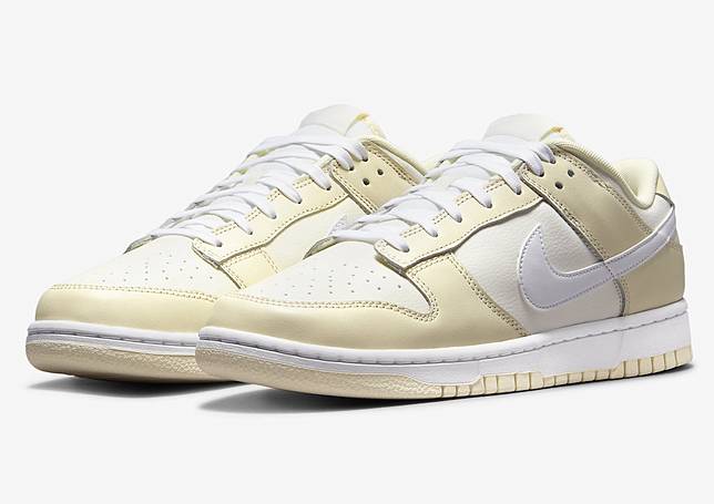 Nike Dunk Low “Coconut Milk”。圖片來源：<a href=