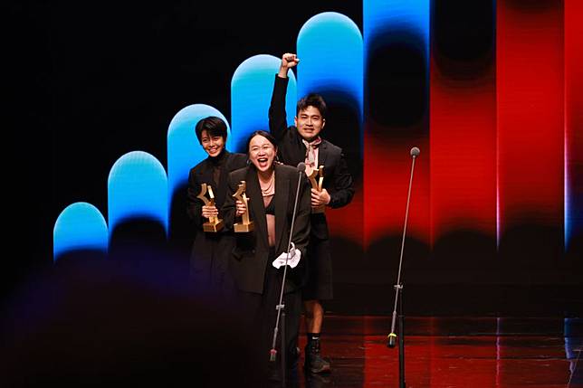 曾睿琁（左起）、洪千涵、洪唯堯坦言自己的作品很怪。台北戲劇獎提供