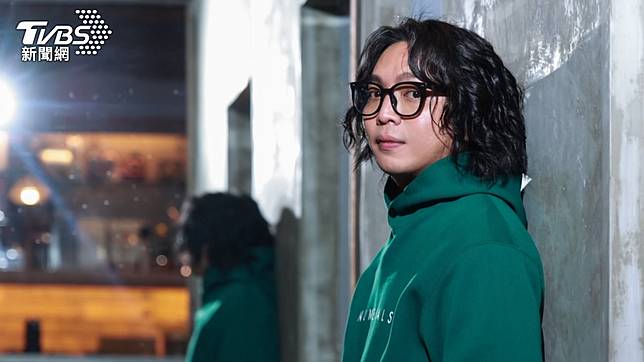 明星製作人潘信維轉戰幕前，推出首張台語專輯《查埔人一首歌》。（圖／趙世平攝）