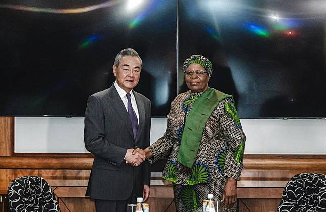 Namibian President-elect Netumbo Nandi-Ndaitwah meets with Wang Yi, a member of the Political Bureau of the Communist Party of China (CPC) Central Committee and Chinese Foreign Minister, in Windhoek, the capital of Namibia, on Jan. 6, 2025. (Xinhua/Wang Guansen)