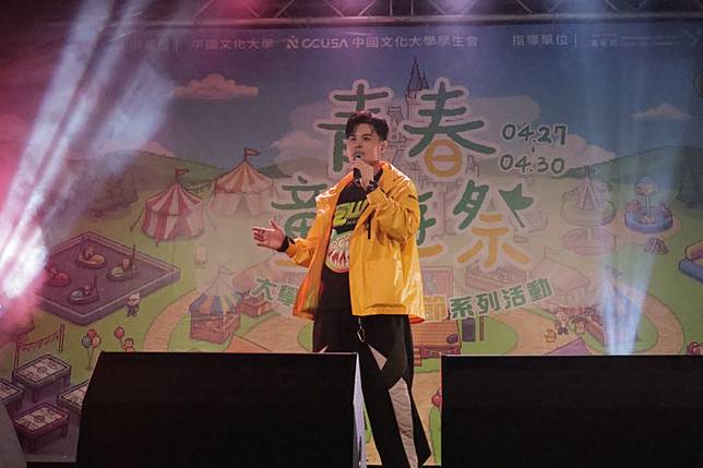 聖結石藉由校園演唱，重新站上公眾舞台。（中國文化大學學生會提供）