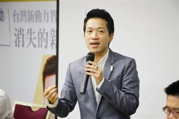 何志偉出席賴清德在劍潭活動中心舉行的「向黨員報告」座談會，遭現場人員砲轟。翻攝FB@何志偉