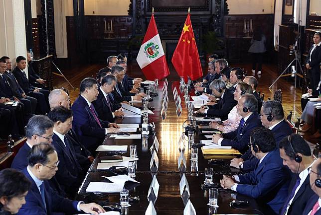 Chinese President Xi Jinping holds talks with Peruvian President Dina Boluarte in Lima, Peru, Nov. 14, 2024. (Xinhua/Yao Dawei)