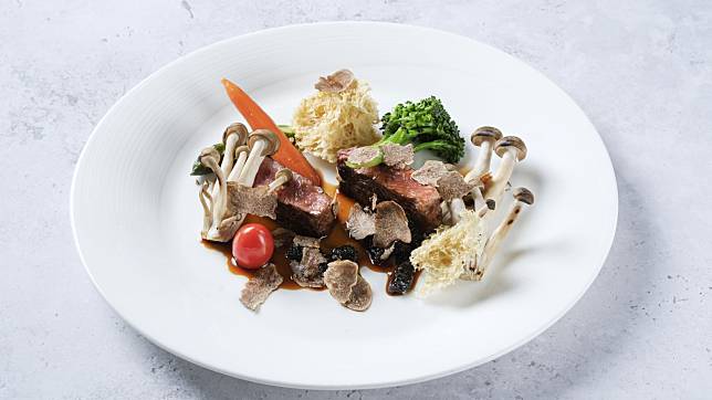 White truffle wagyu sirloin (Photo: courtesy of Angelini)