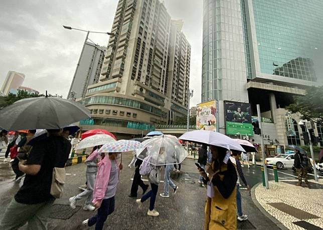 大潭山氣象站今日錄得入秋以來最低氣溫攝氏17.5度。