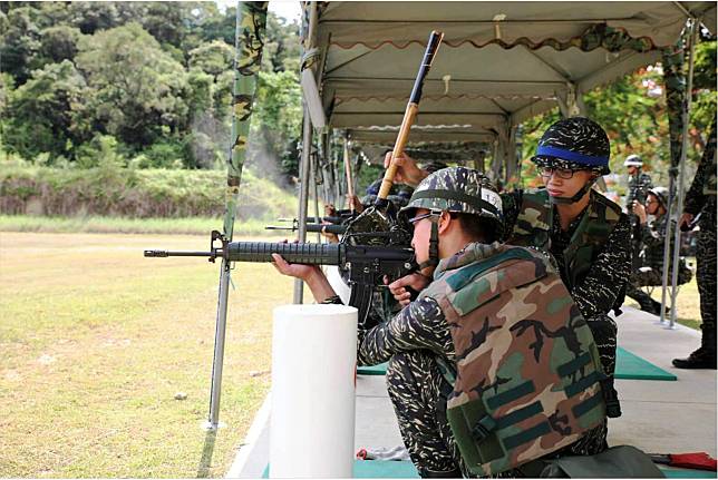 陸戰隊新訓中心軍事訓練役第43梯次新兵1日實施175公尺步槍射擊，強化基本戰技。（陸戰隊新訓中心提供）