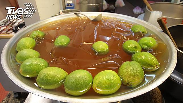 台人夏天常吃的「愛玉」僅台灣有產。（示意圖／shutterstock達志影像）