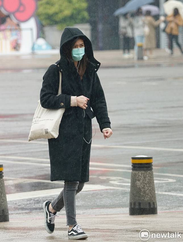 氣象署表示，今（6）天大台北及宜、花地區雲量偏多，有局部短暫雨。 圖：張良一／攝