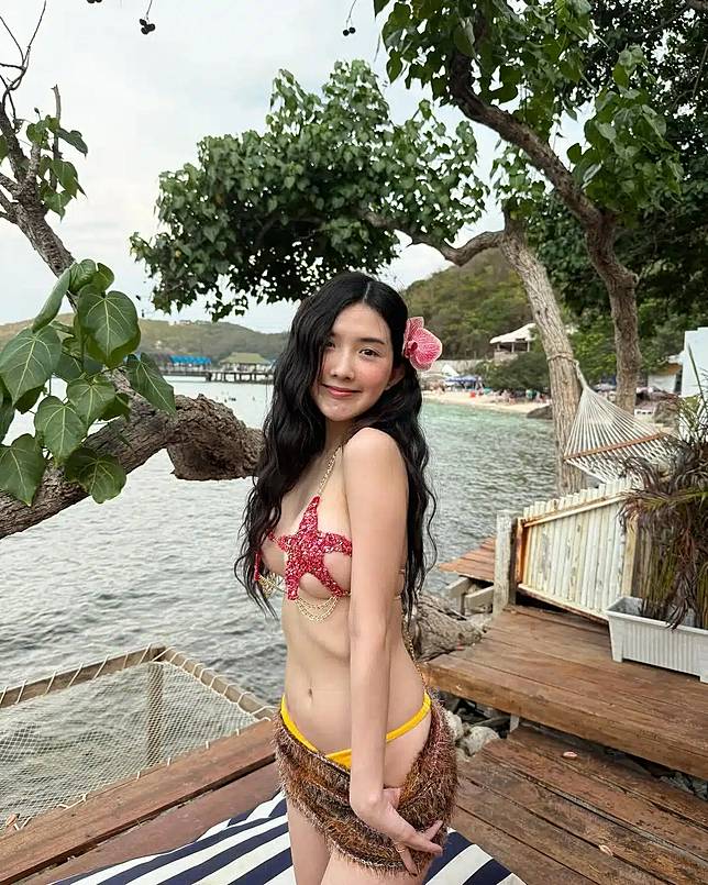 เบียร์ เดอะวอยซ์ เสิร์ฟลุคบิกินี่ดาว