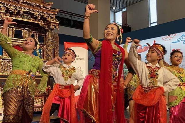 茉莉花舞團將在6日下午4點30分帶來印尼舞蹈演出。（圖／台北市民政局）