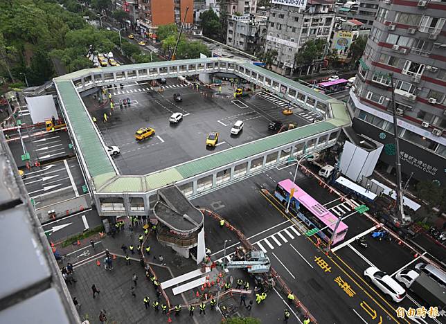 和平新生天橋空拍全景。(記者廖振輝攝)