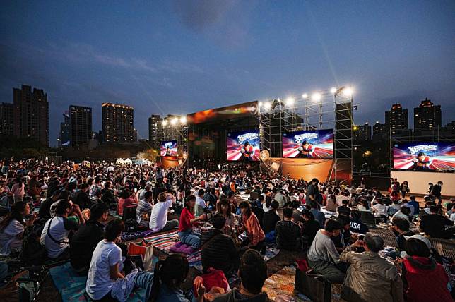 高美館草地音樂會是高雄春藝節熱門節目之一。 圖：高雄春天藝術節/提供